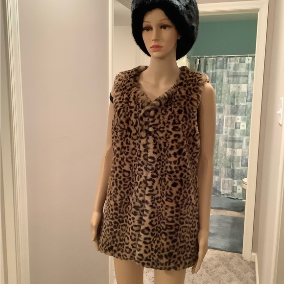 INC Leopard Print Faux Fur Vest Size S/M - Picture 2 of 16